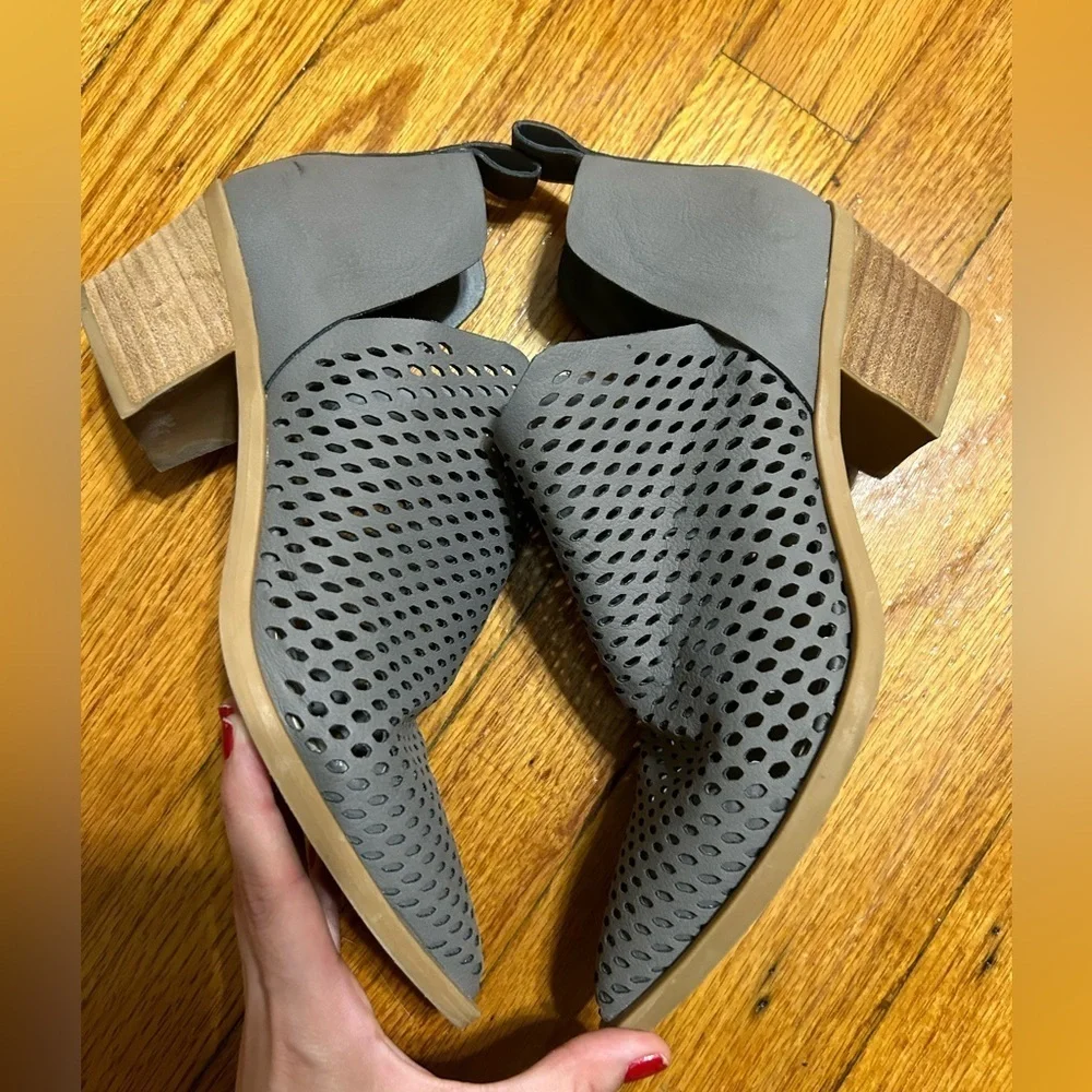 Dolce Vita Boots Womens 6 Gray Laser Cut Pointed Toe Bootie Block Heels